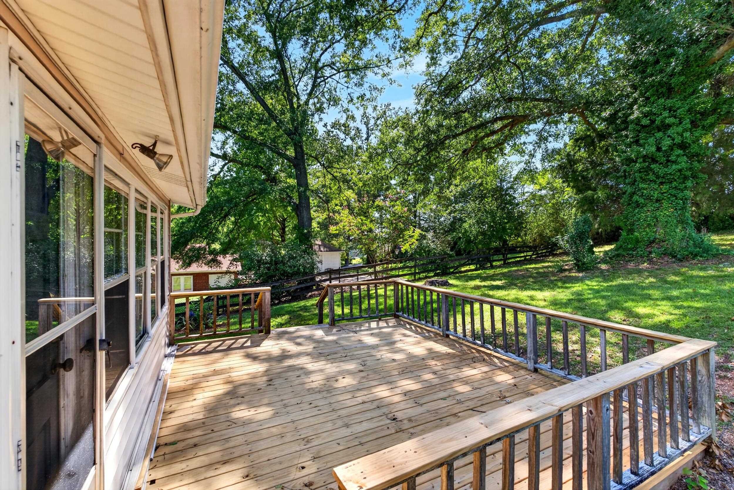 205 Lansdell Drive Property Photo 2