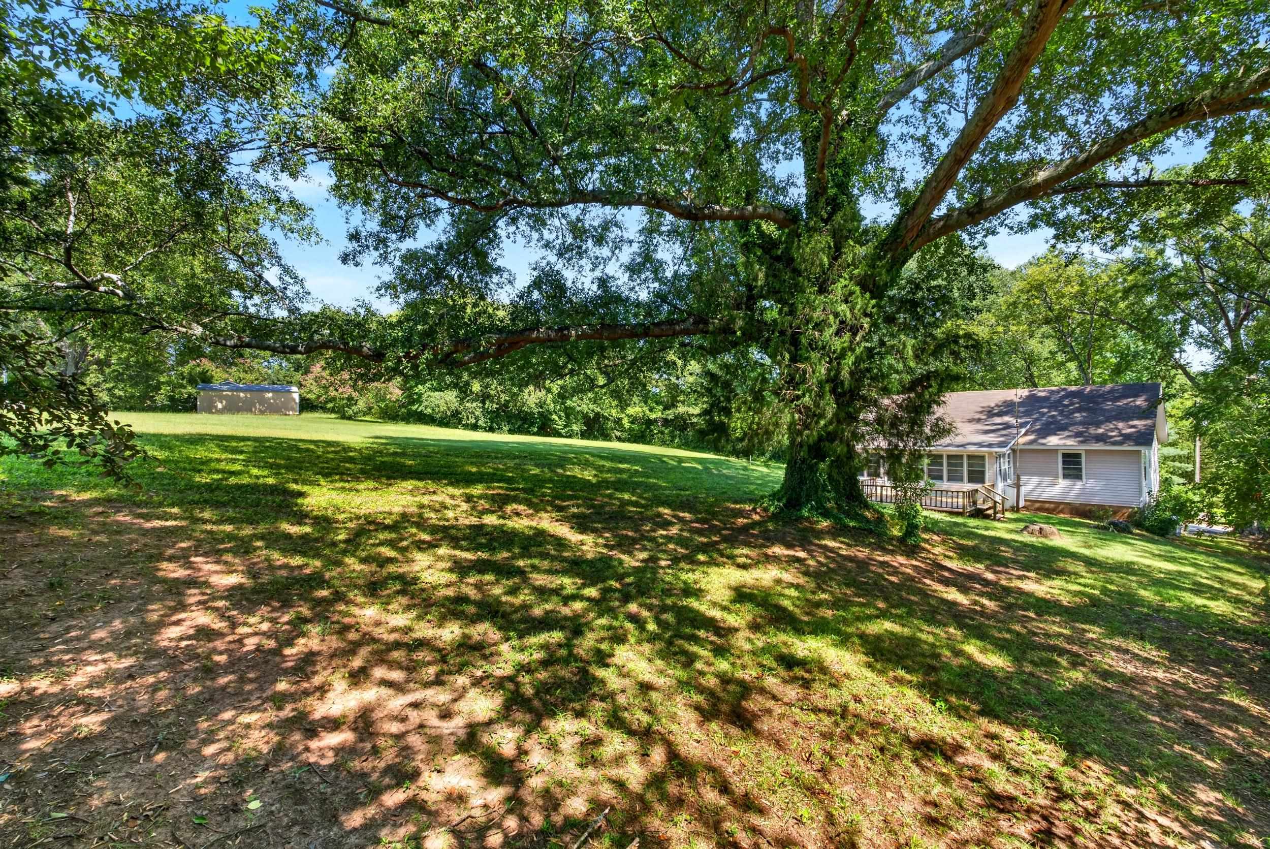 205 Lansdell Drive Property Photo 5