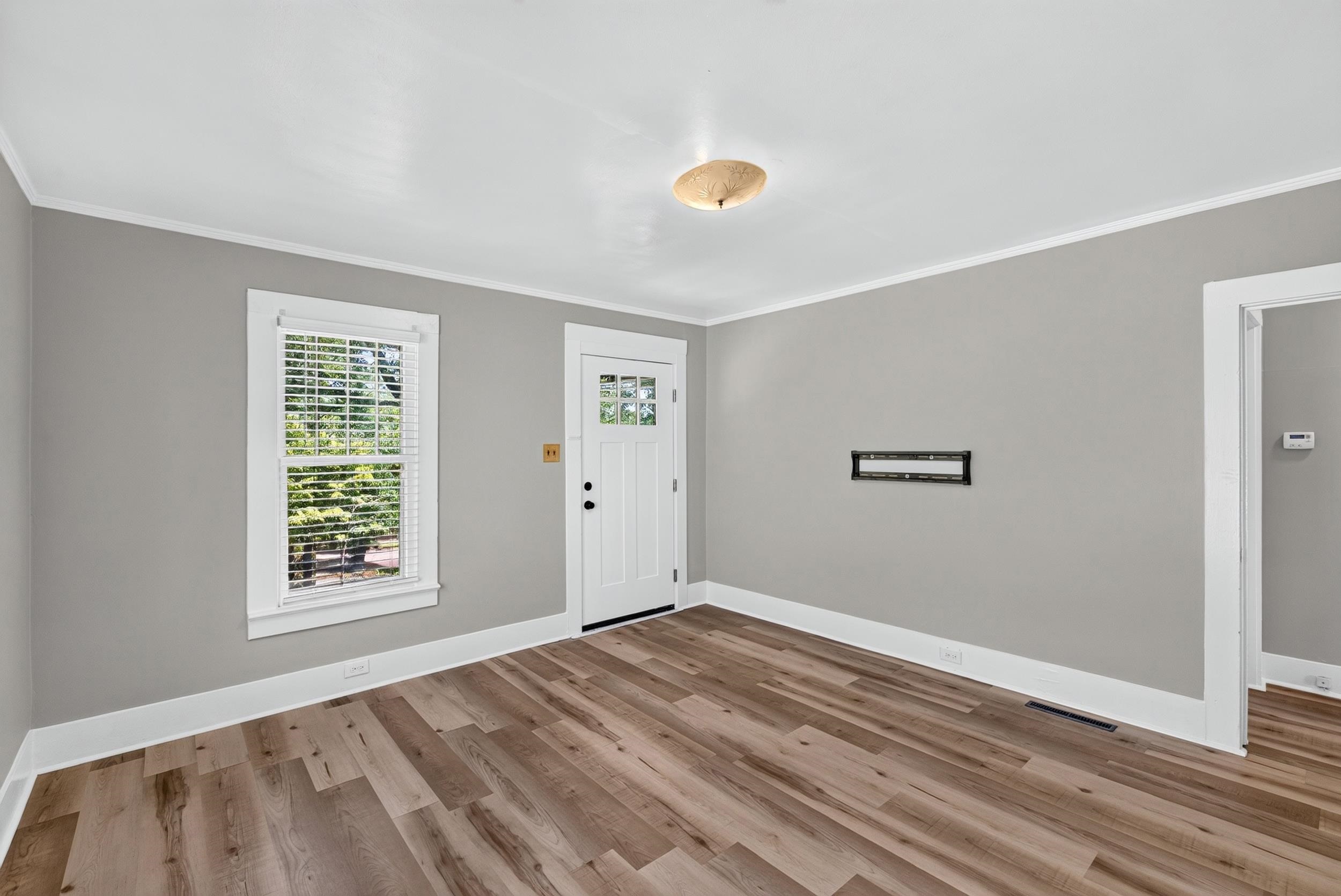 205 Lansdell Drive Property Photo 8
