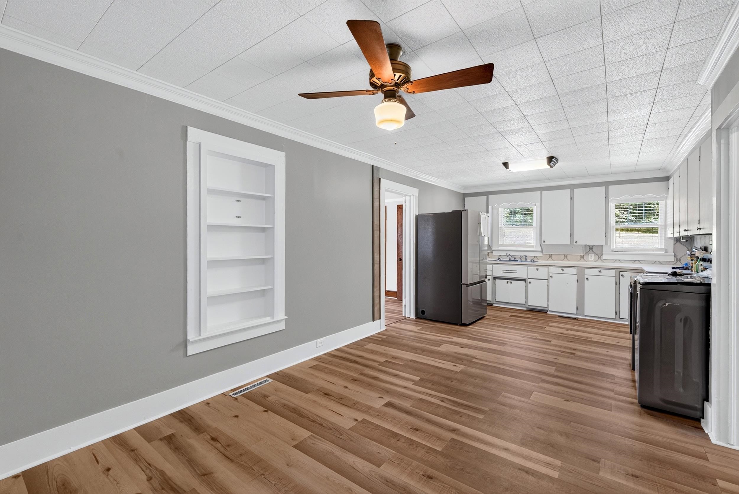 205 Lansdell Drive Property Photo 10