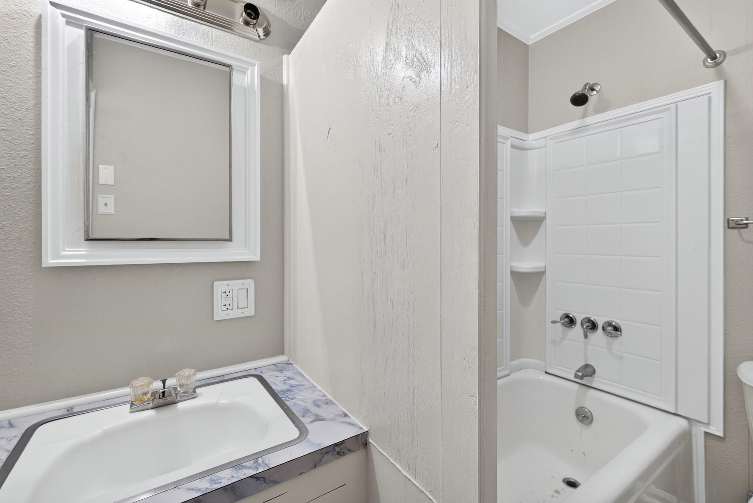 205 Lansdell Drive Property Photo 12