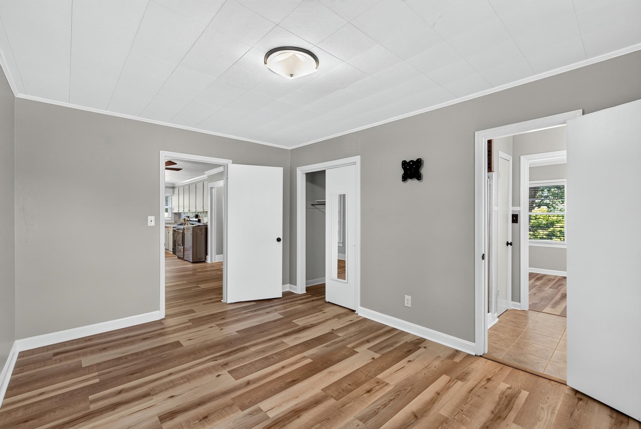 205 Lansdell Drive Property Photo 18