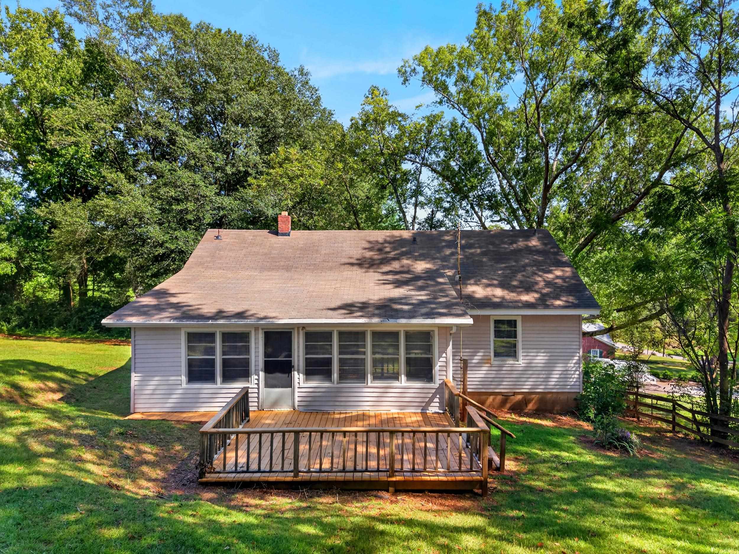 205 Lansdell Drive Property Photo 25