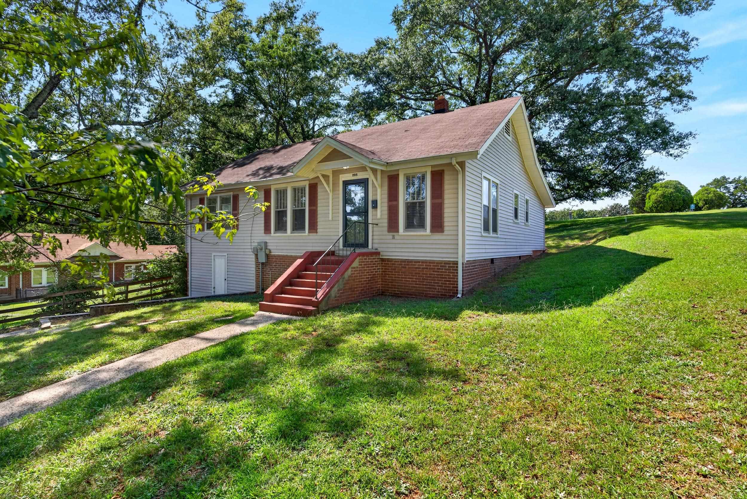 205 Lansdell Drive Property Photo 27