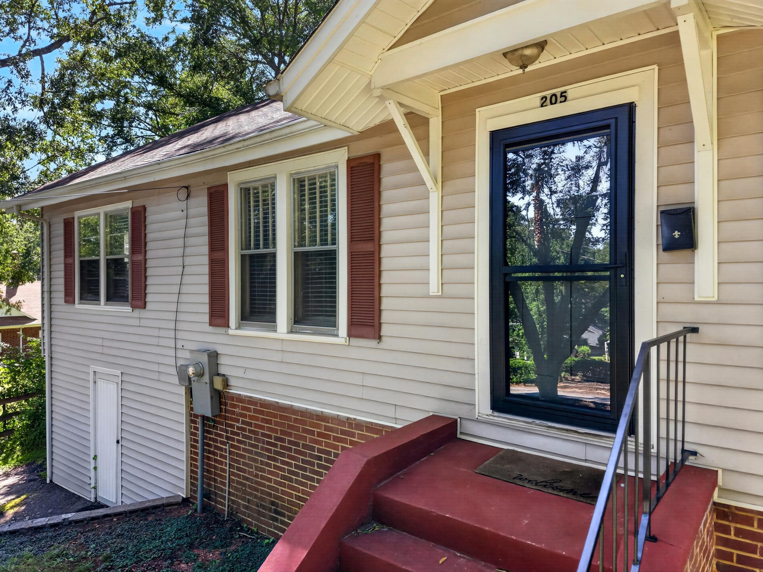 205 Lansdell Drive Property Photo 28