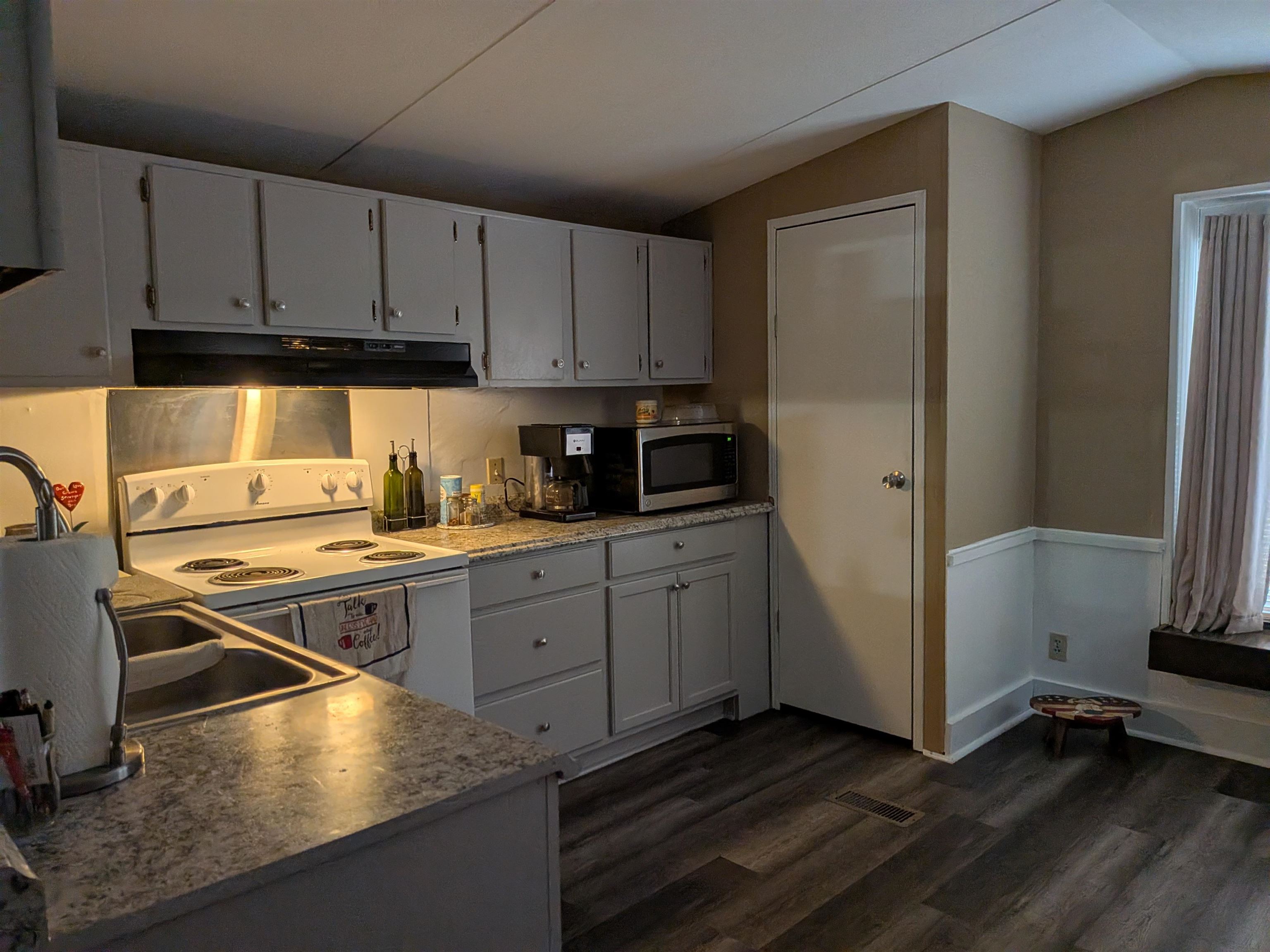 12 Pond Street Property Photo 27