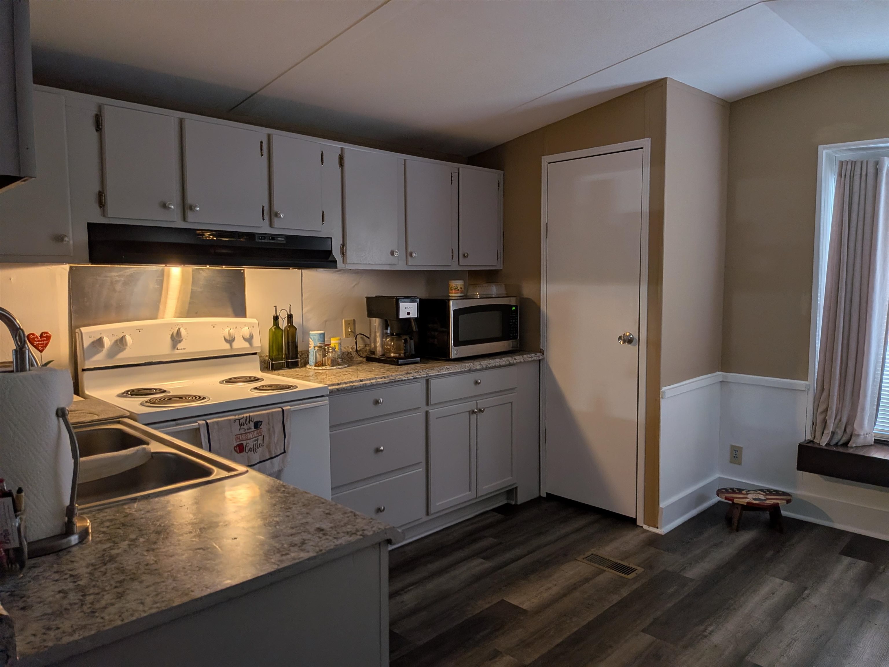 12 Pond Street Property Photo 28
