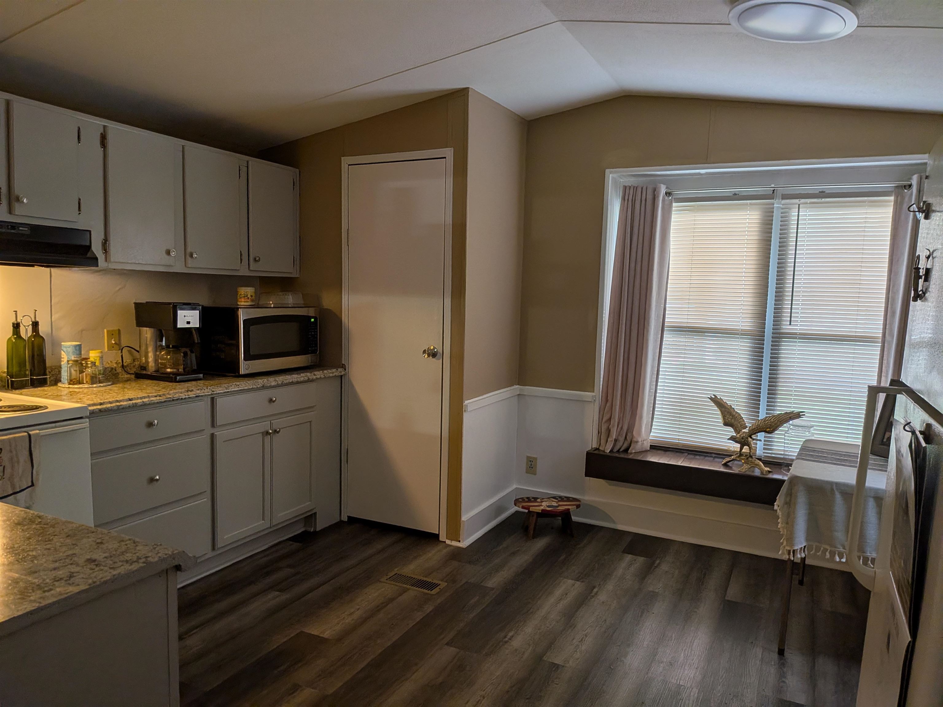 12 Pond Street Property Photo 29