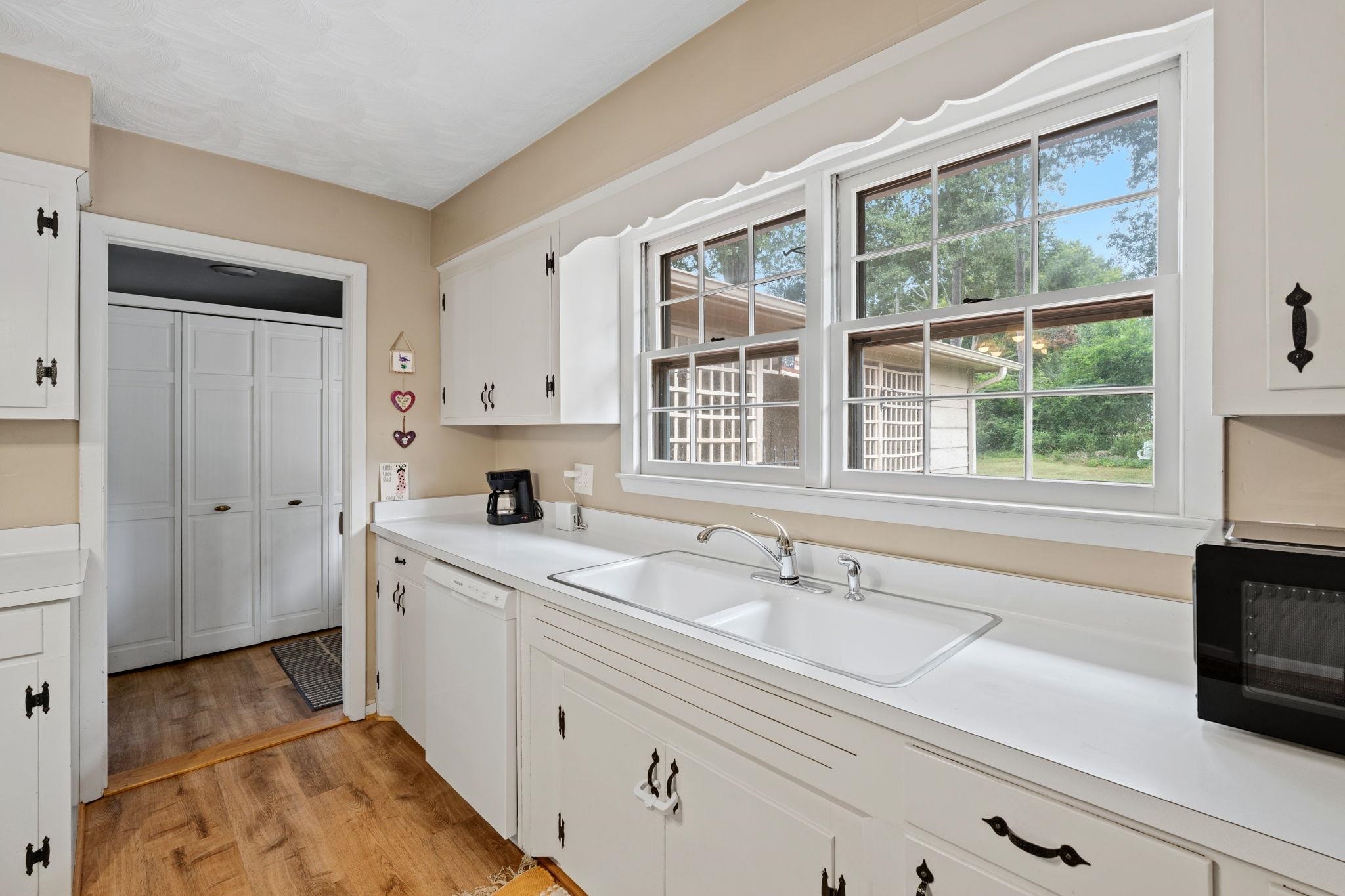 105 Thunderbird Place Property Photo 12