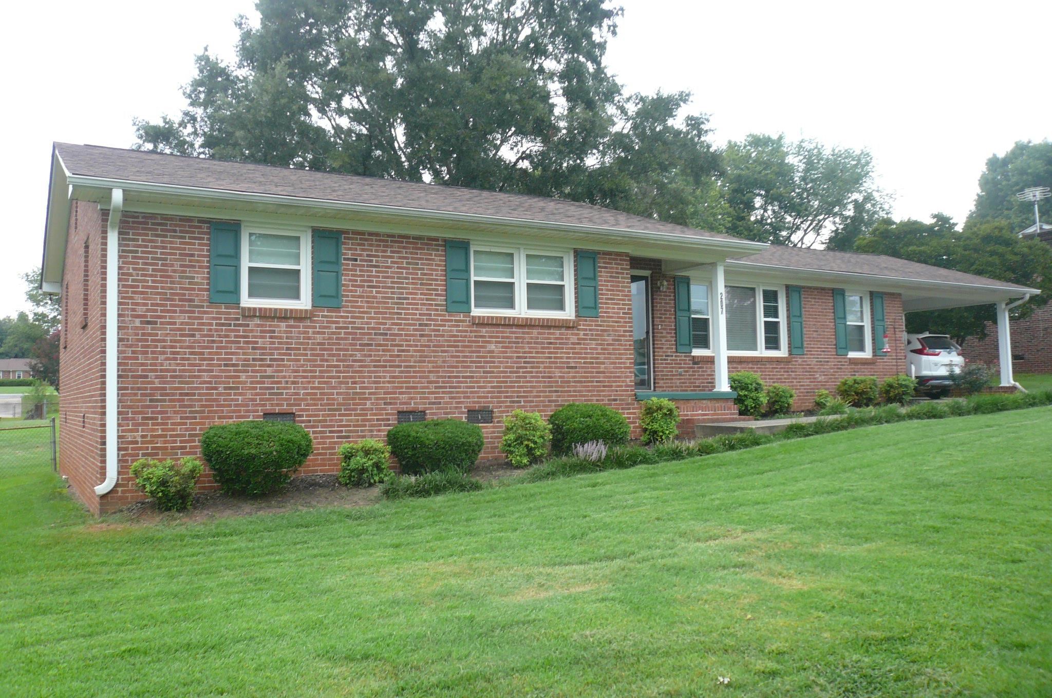 207 Ferndale Drive Property Photo 4