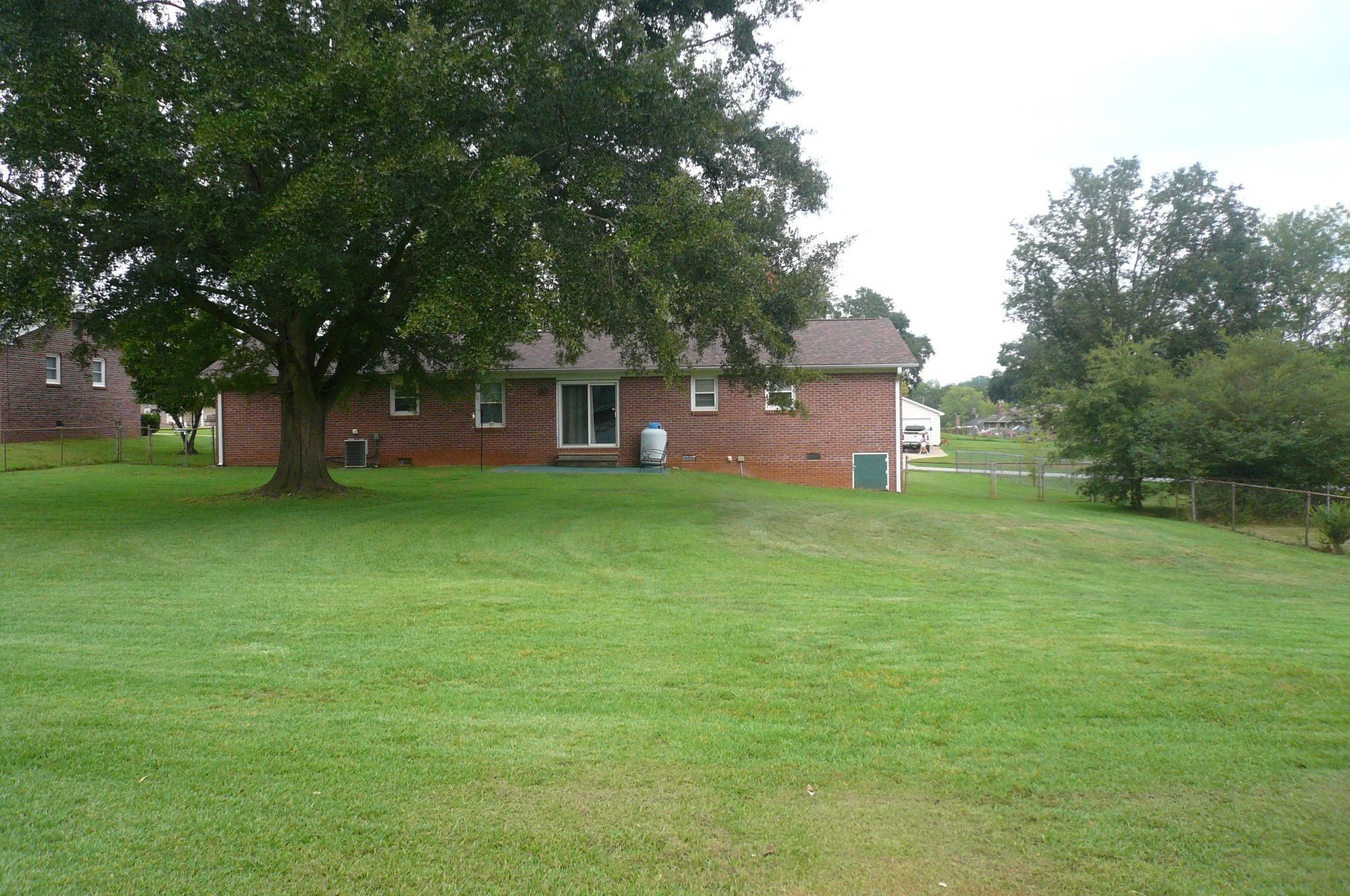 207 Ferndale Drive Property Photo 5