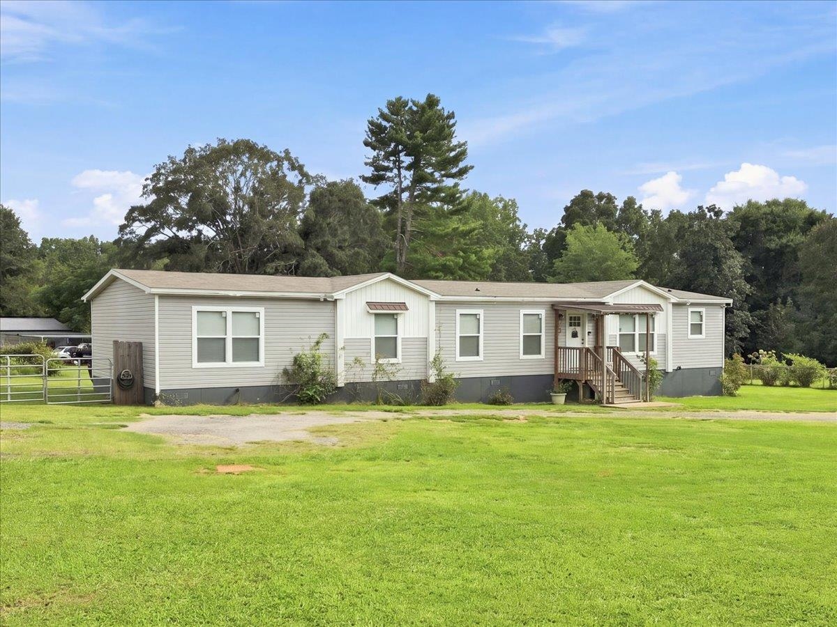 717 Campground Road Property Photo 2