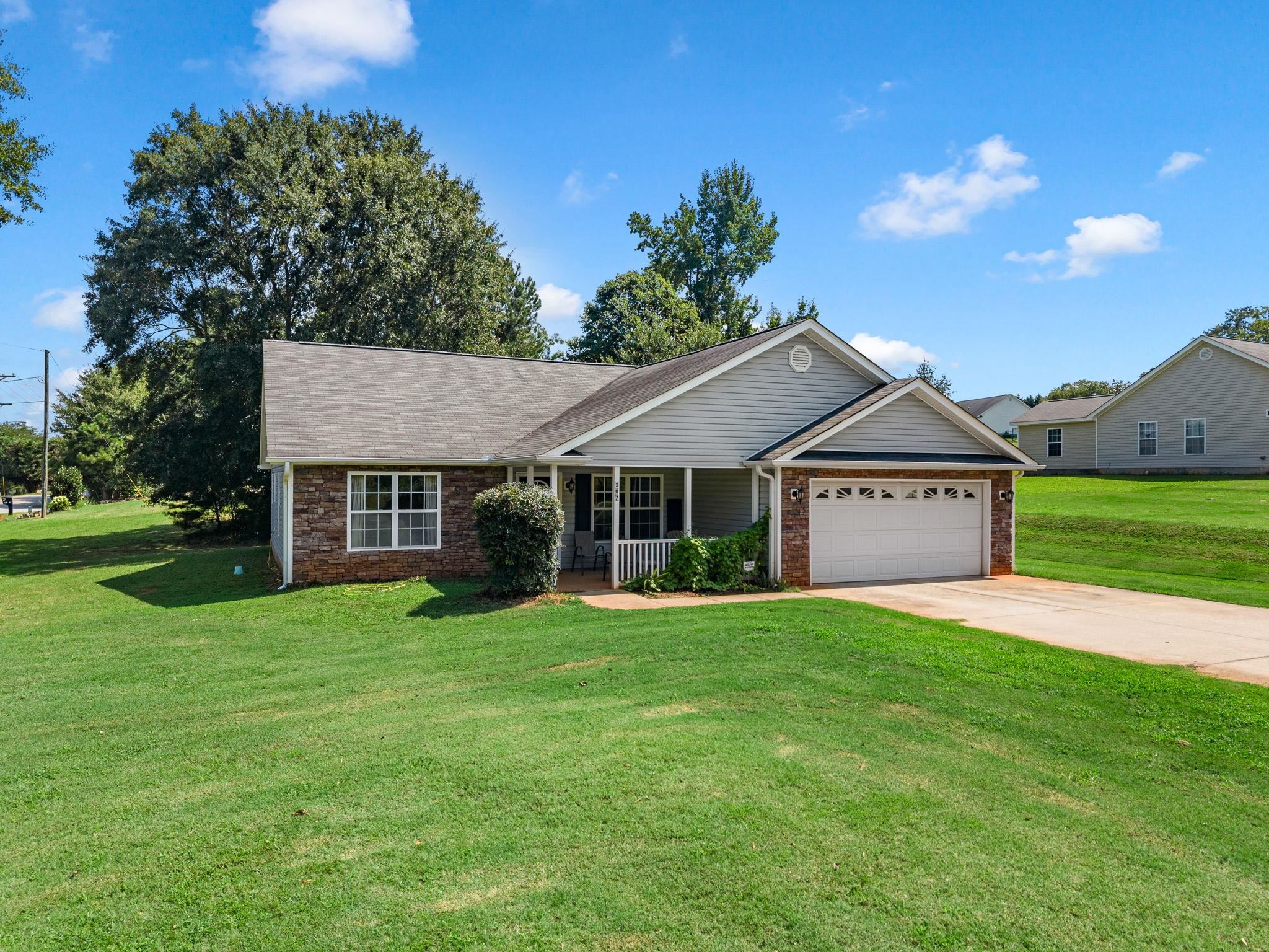 207 Gibbs Road Property Photo 1