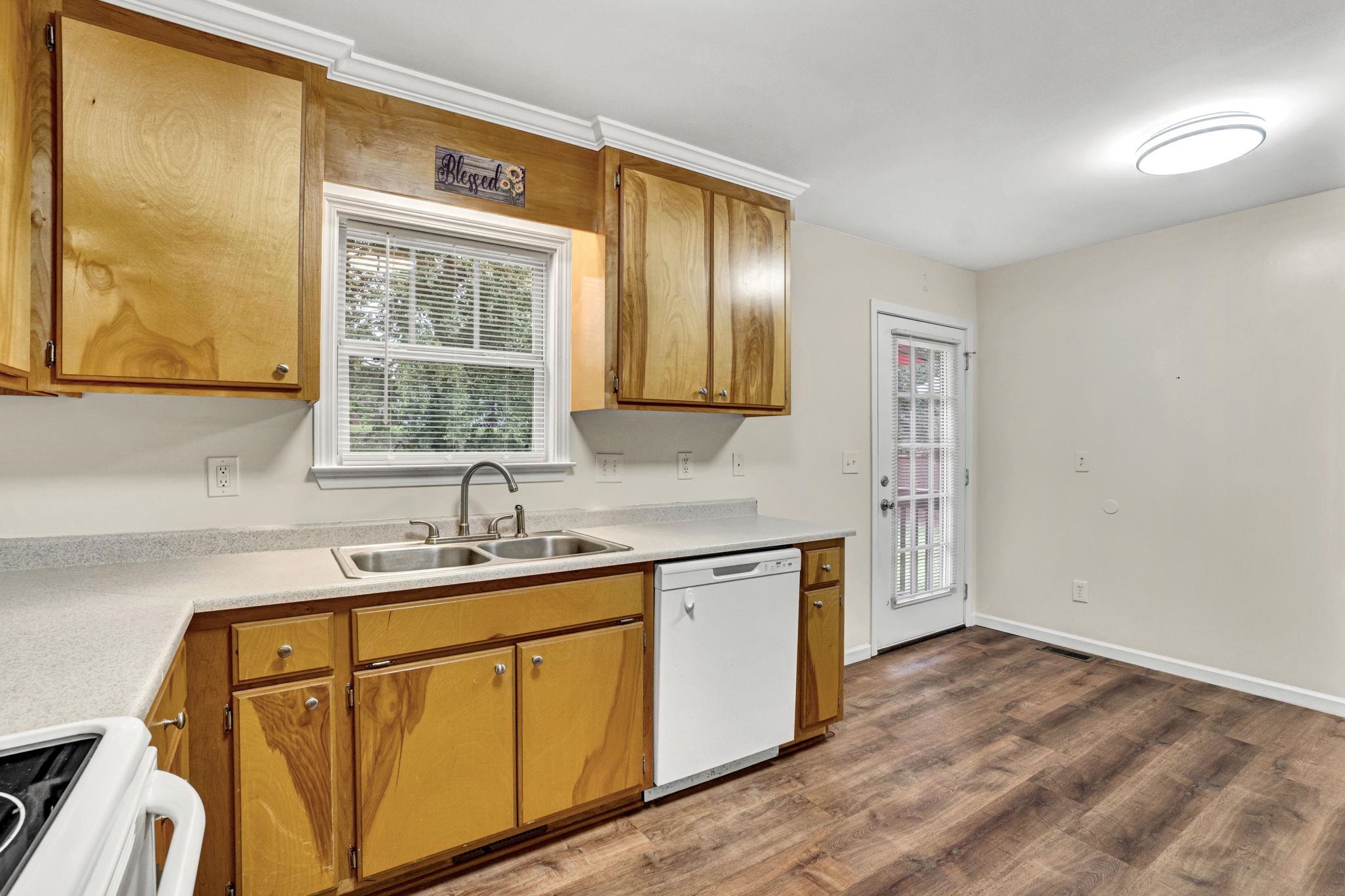 608 Ruddy Creek Circle Property Photo 6