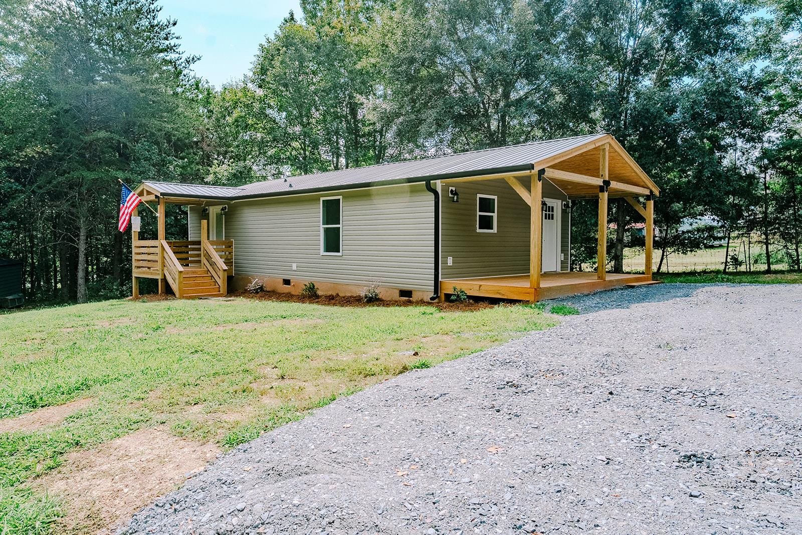 123 Becky's Boulevard Property Photo 2