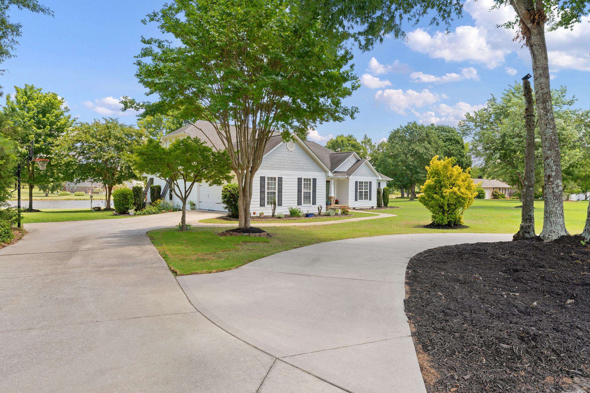 148 N Heron Drive Property Photo 2