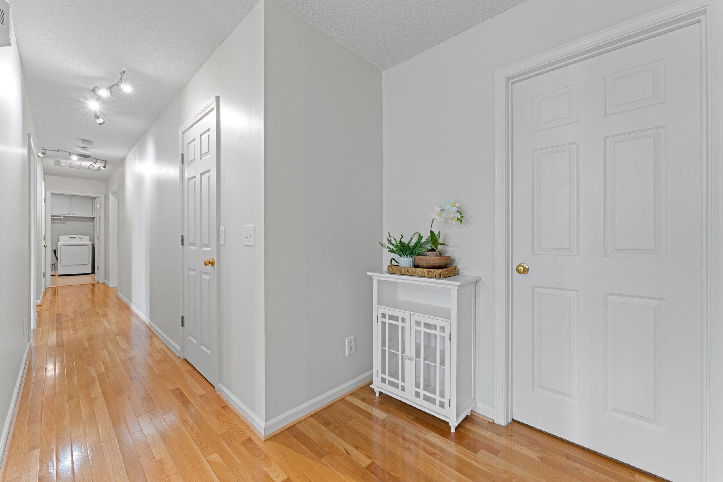 148 N Heron Drive Property Photo 8
