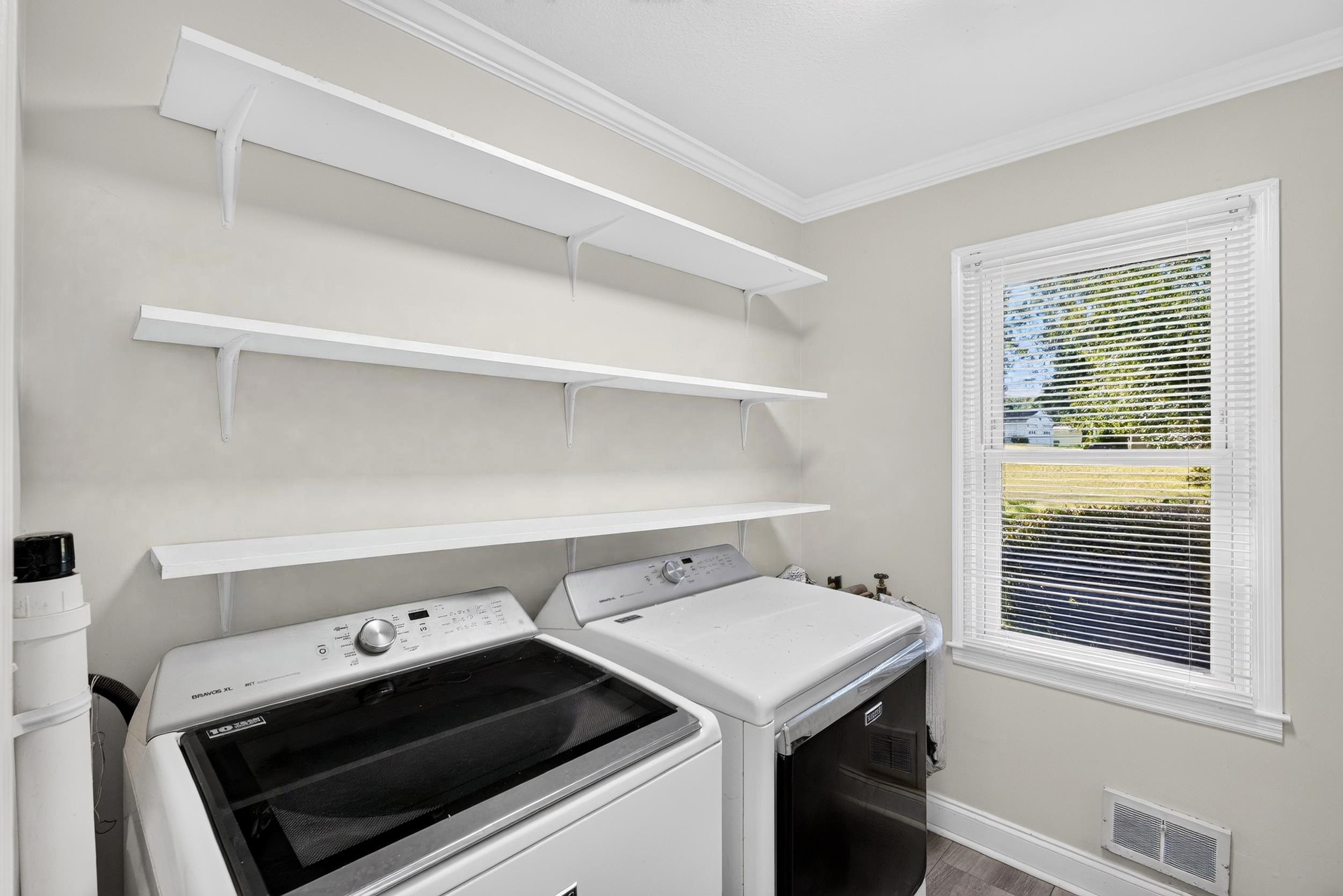 136 James Avenue Property Photo 24