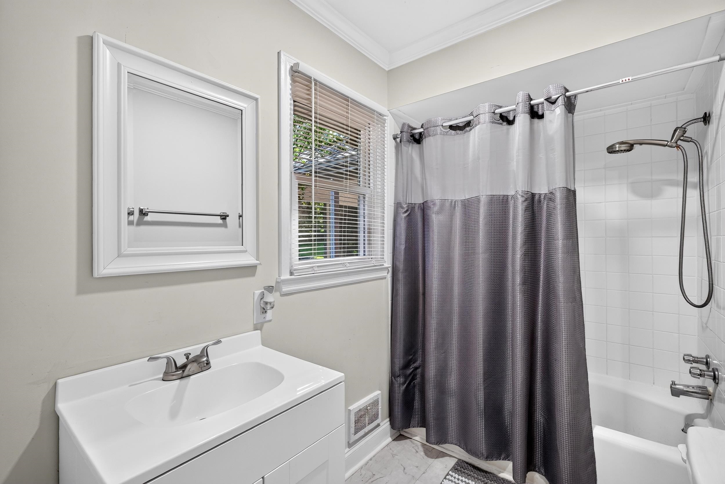 136 James Avenue Property Photo 28