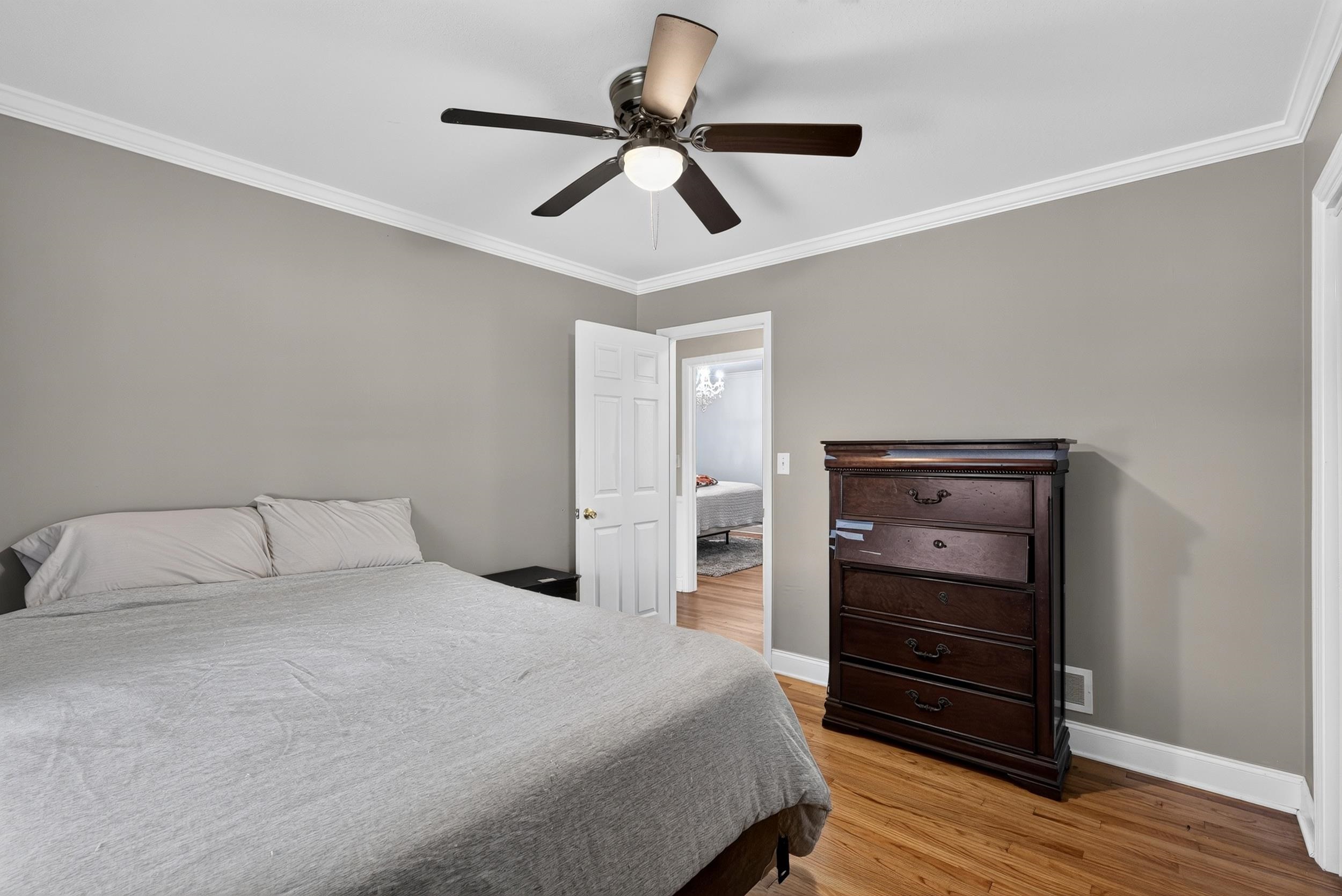 136 James Avenue Property Photo 32