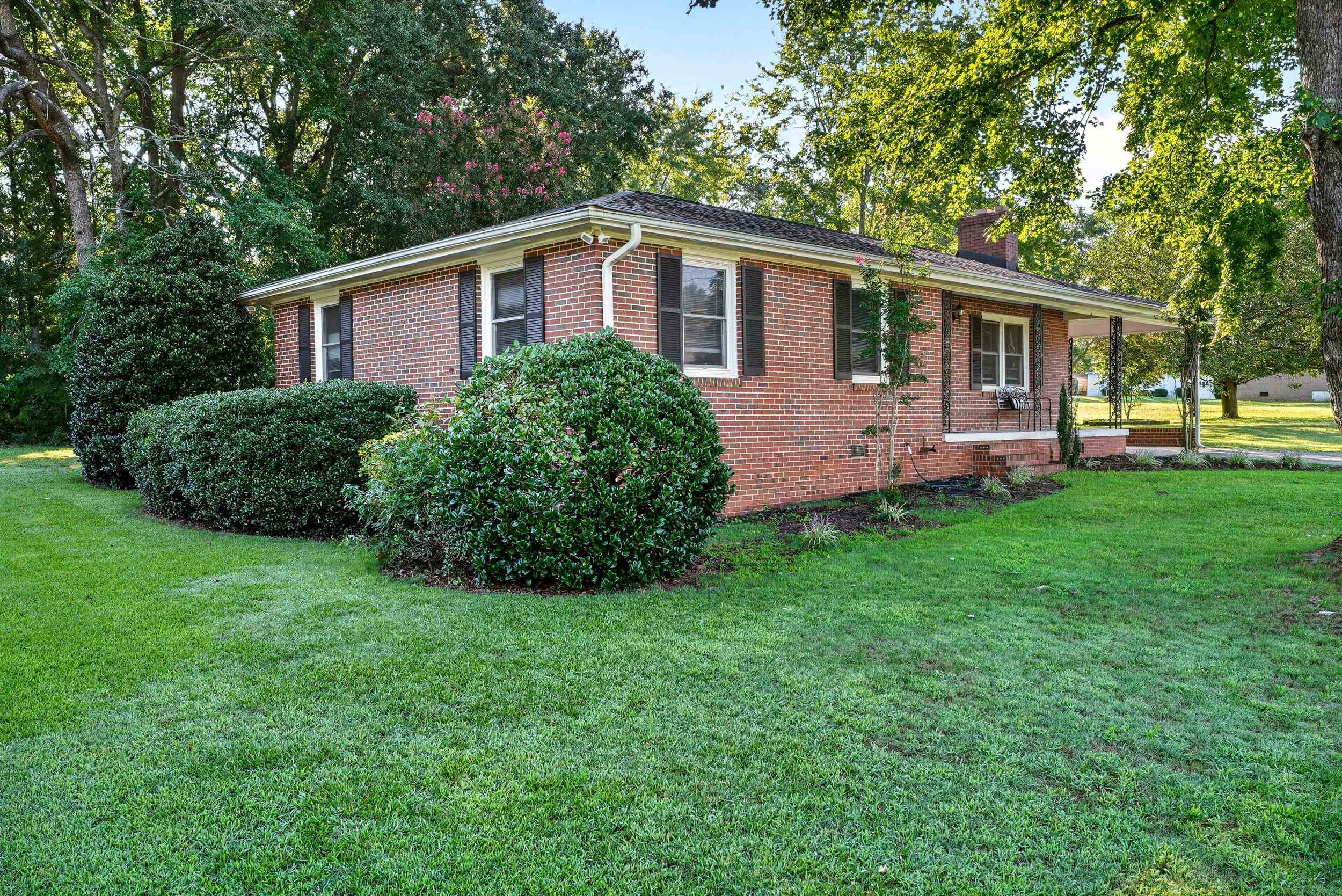 136 James Avenue Property Photo 34