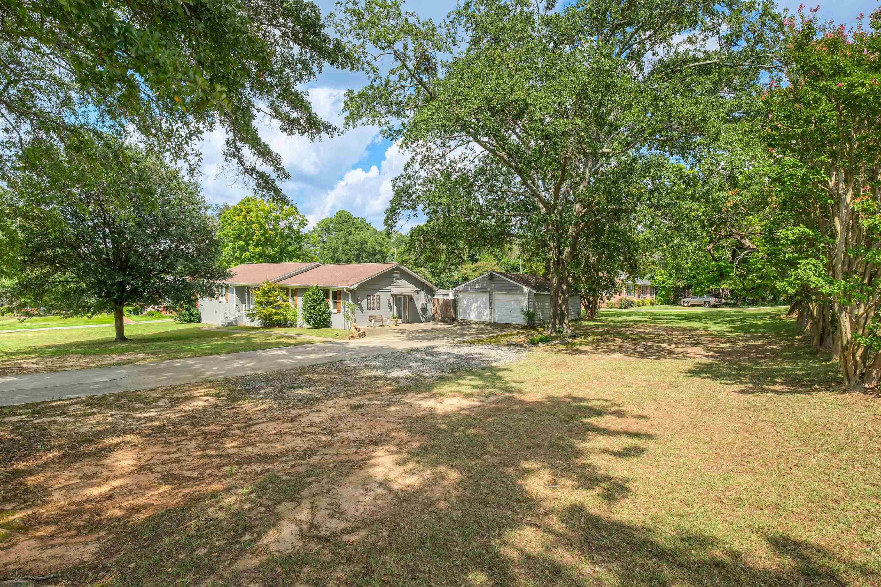 202 N Pine Lake Drive Property Photo 2
