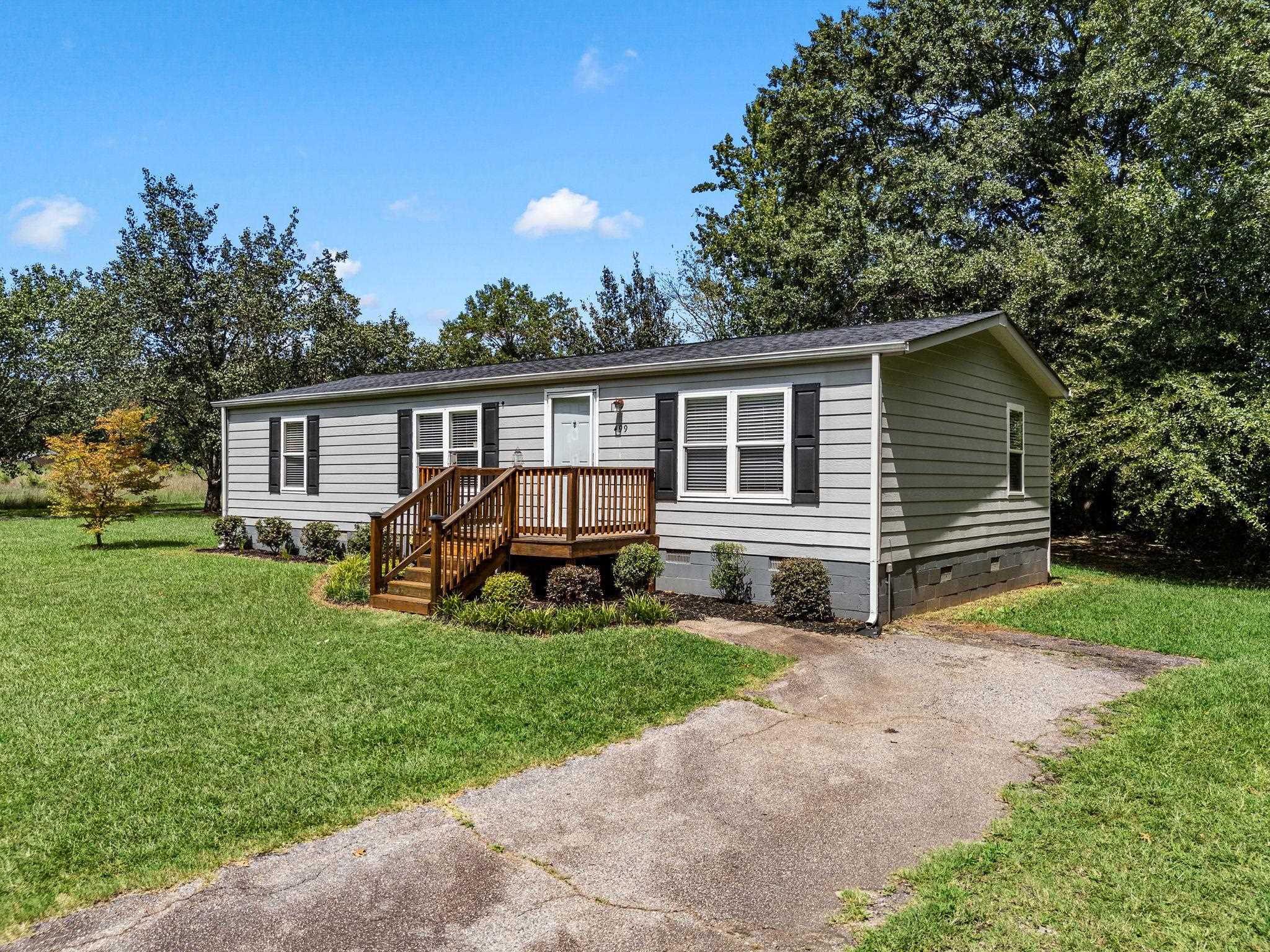 499 Murph Road Property Photo 2