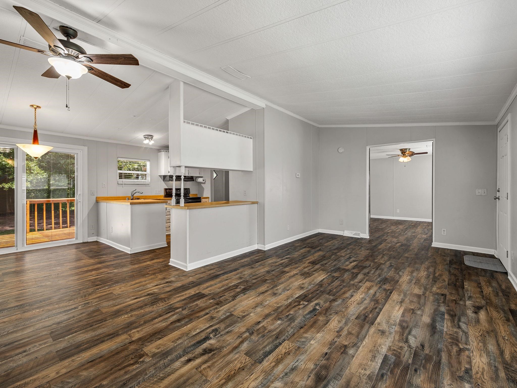 499 Murph Road Property Photo 7