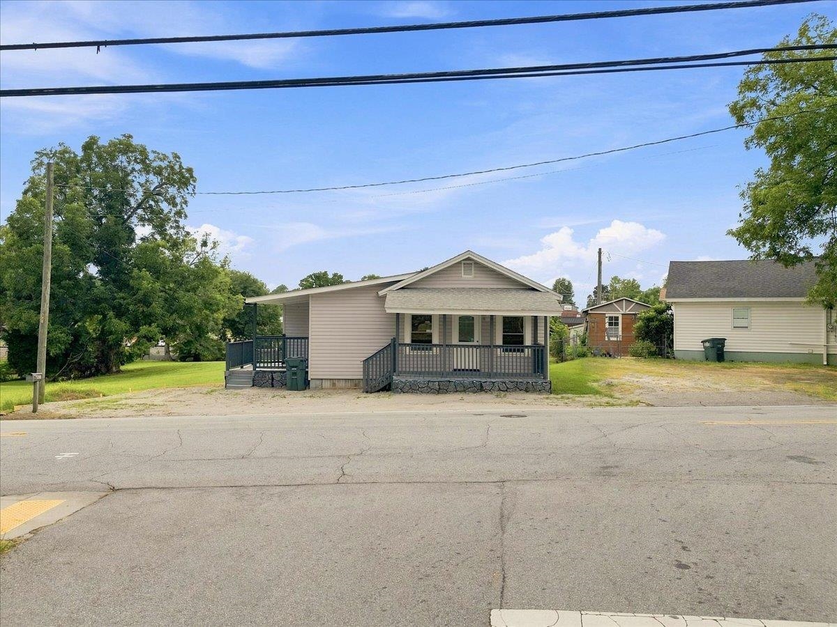 923 N Pinckney Street Property Photo 2
