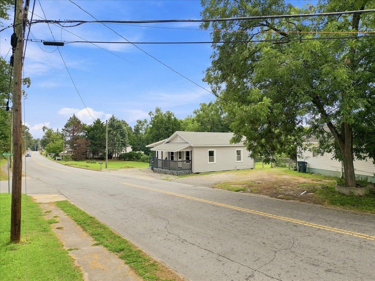 923 N Pinckney Street Property Photo 3