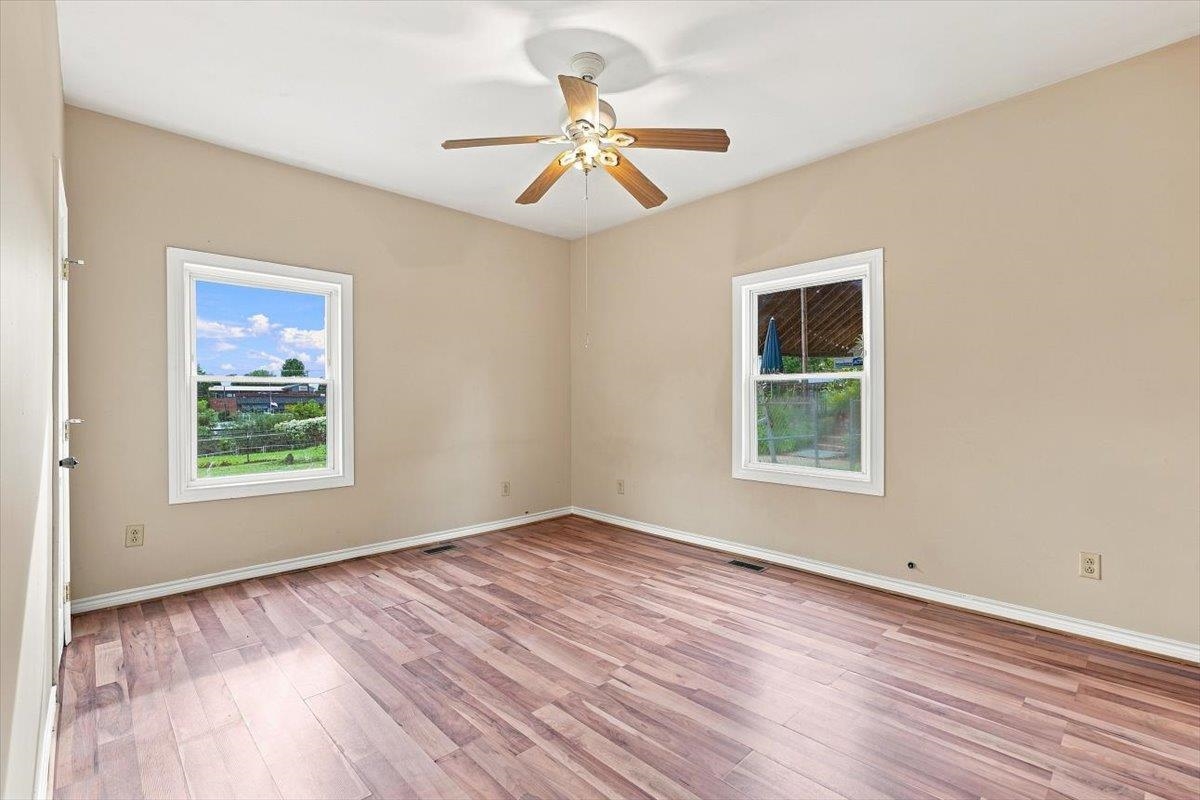 923 N Pinckney Street Property Photo 9