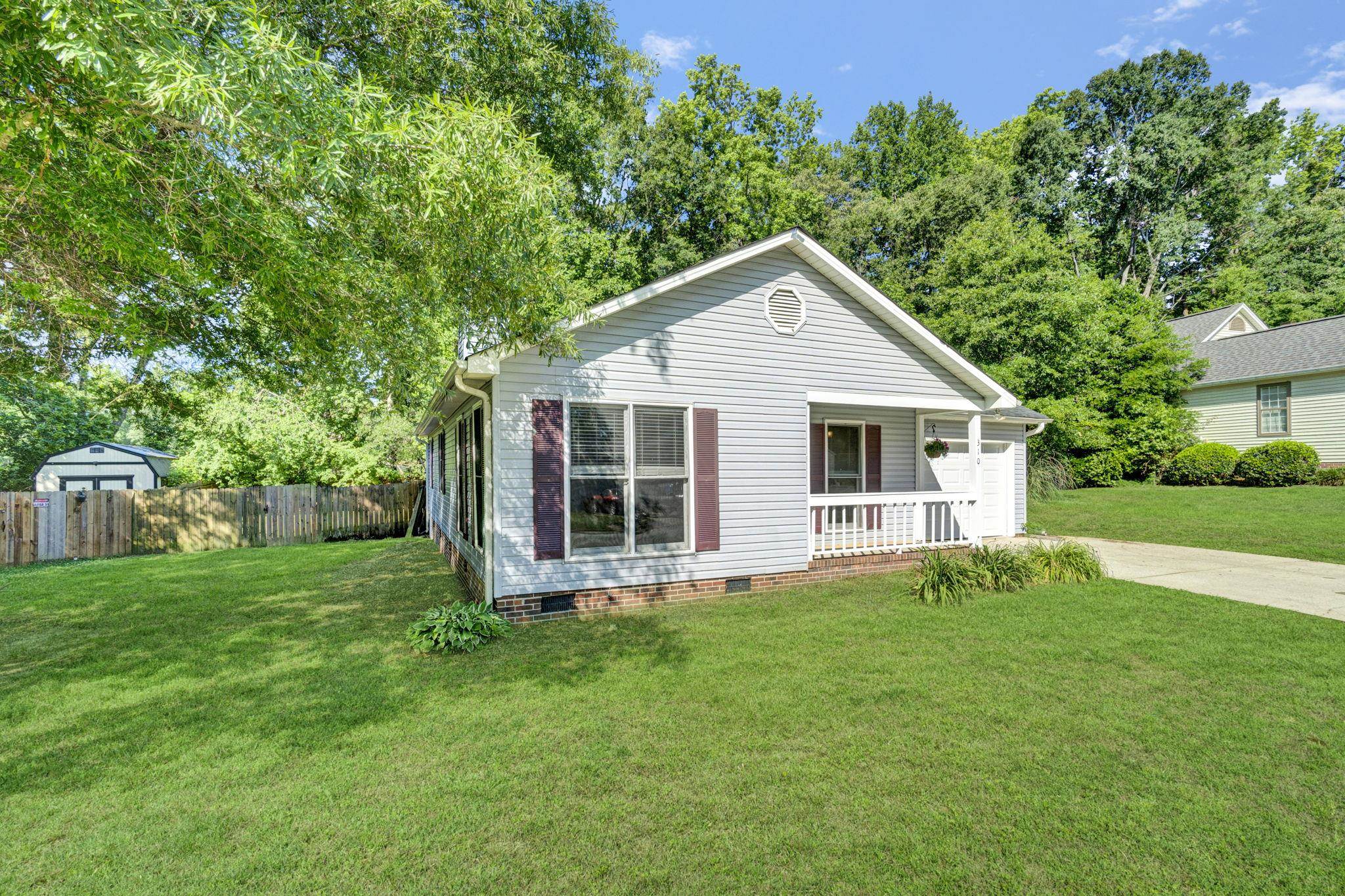 310 Dunwoody Drive Property Photo 3