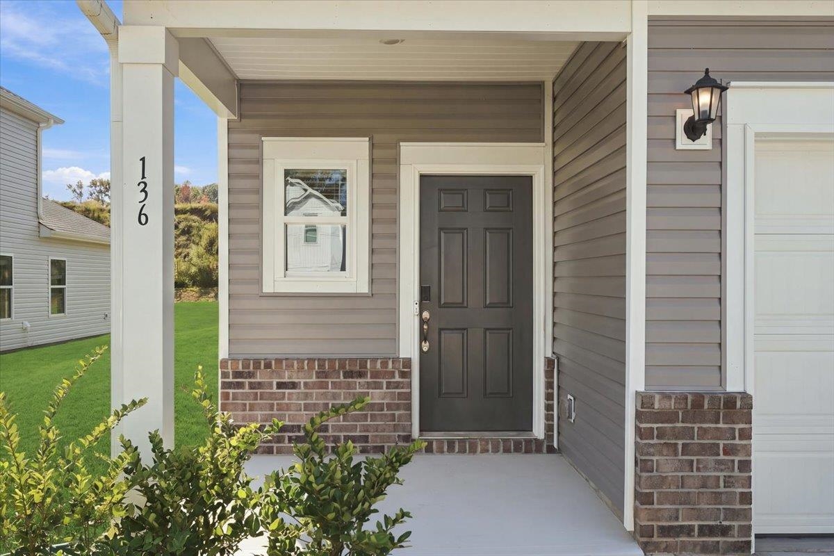 136 Gardner Avenue Property Photo 4