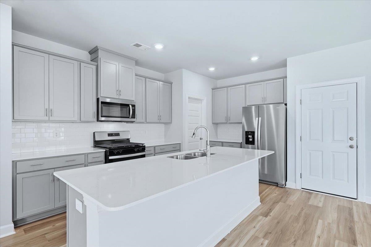 136 Gardner Avenue Property Photo 9
