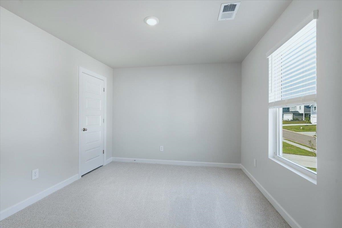 136 Gardner Avenue Property Photo 18