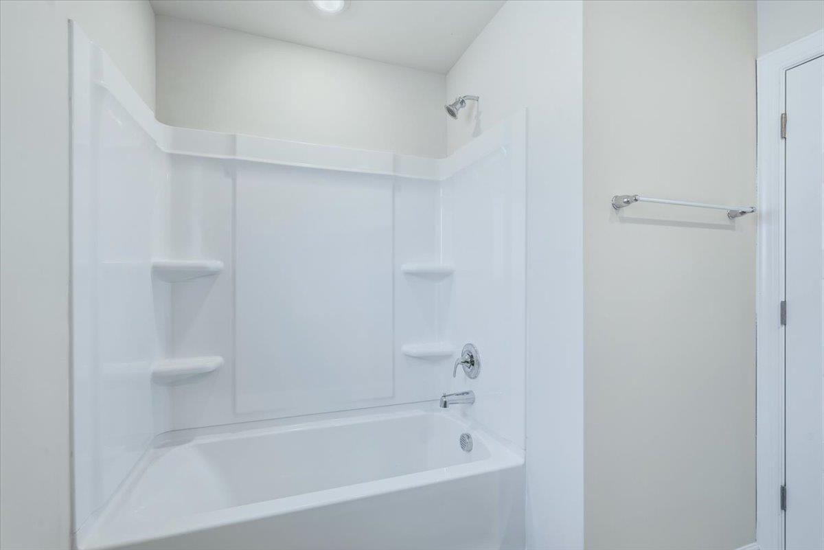 136 Gardner Avenue Property Photo 21