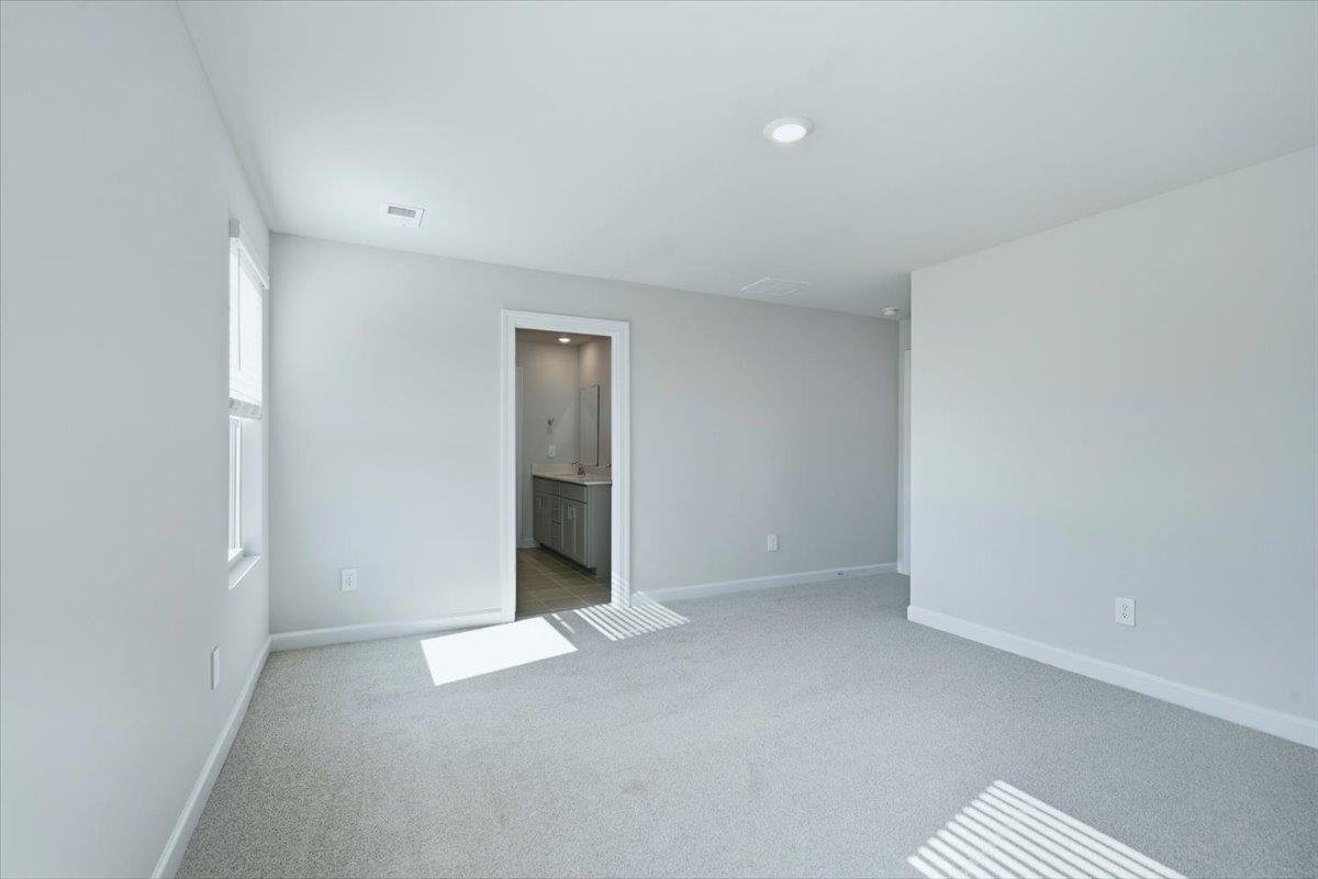 136 Gardner Avenue Property Photo 26