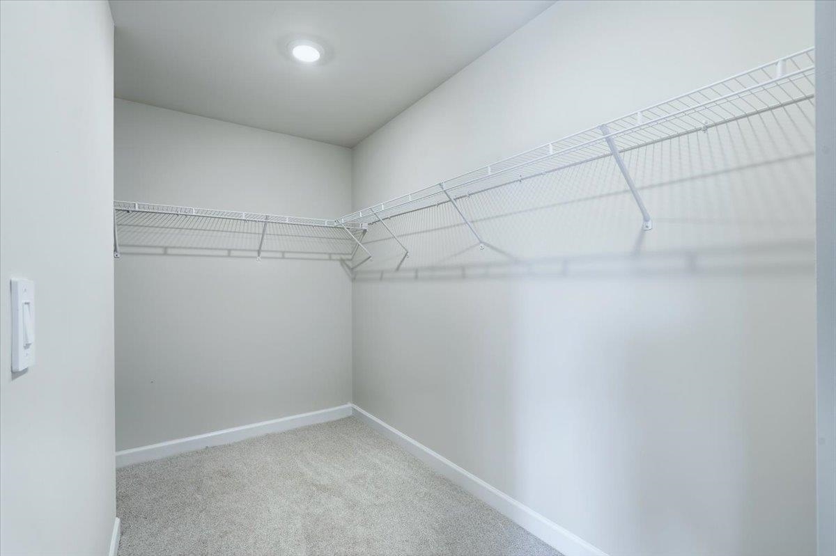 136 Gardner Avenue Property Photo 28