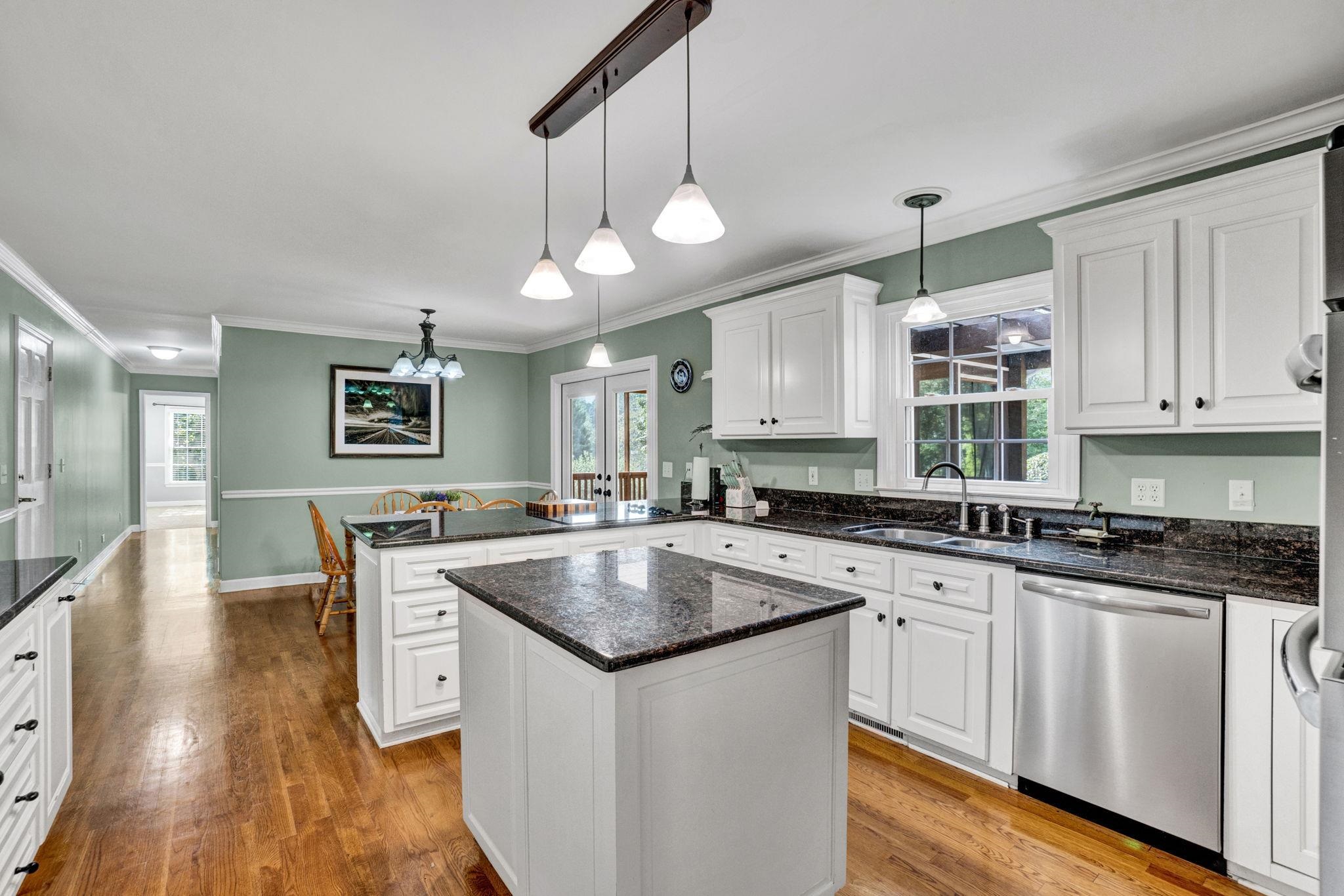 10 Woodsage Court Property Photo 8