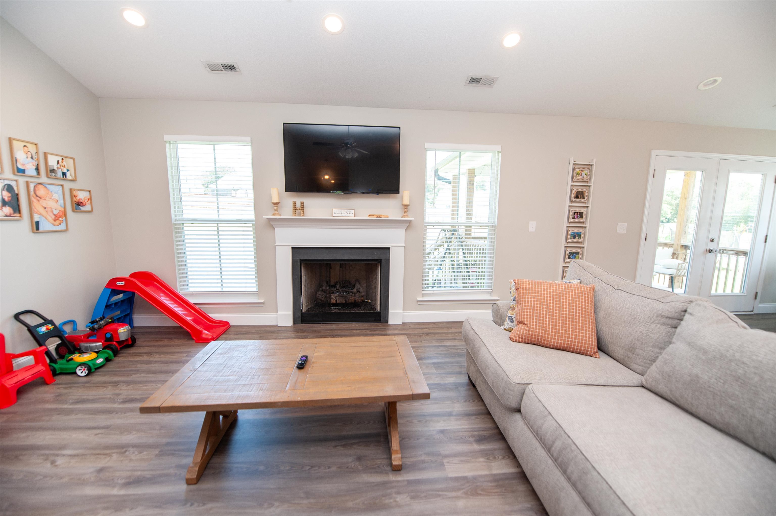 529 Life Lane Property Photo 4
