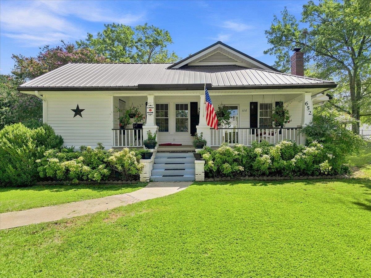 652 Arlington Road Property Photo 1