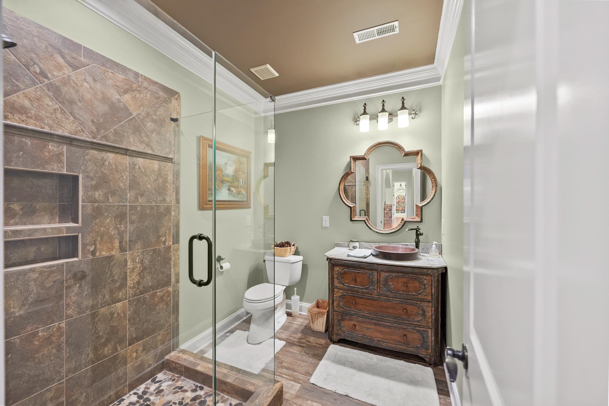 819 E Heathland Property Photo 24