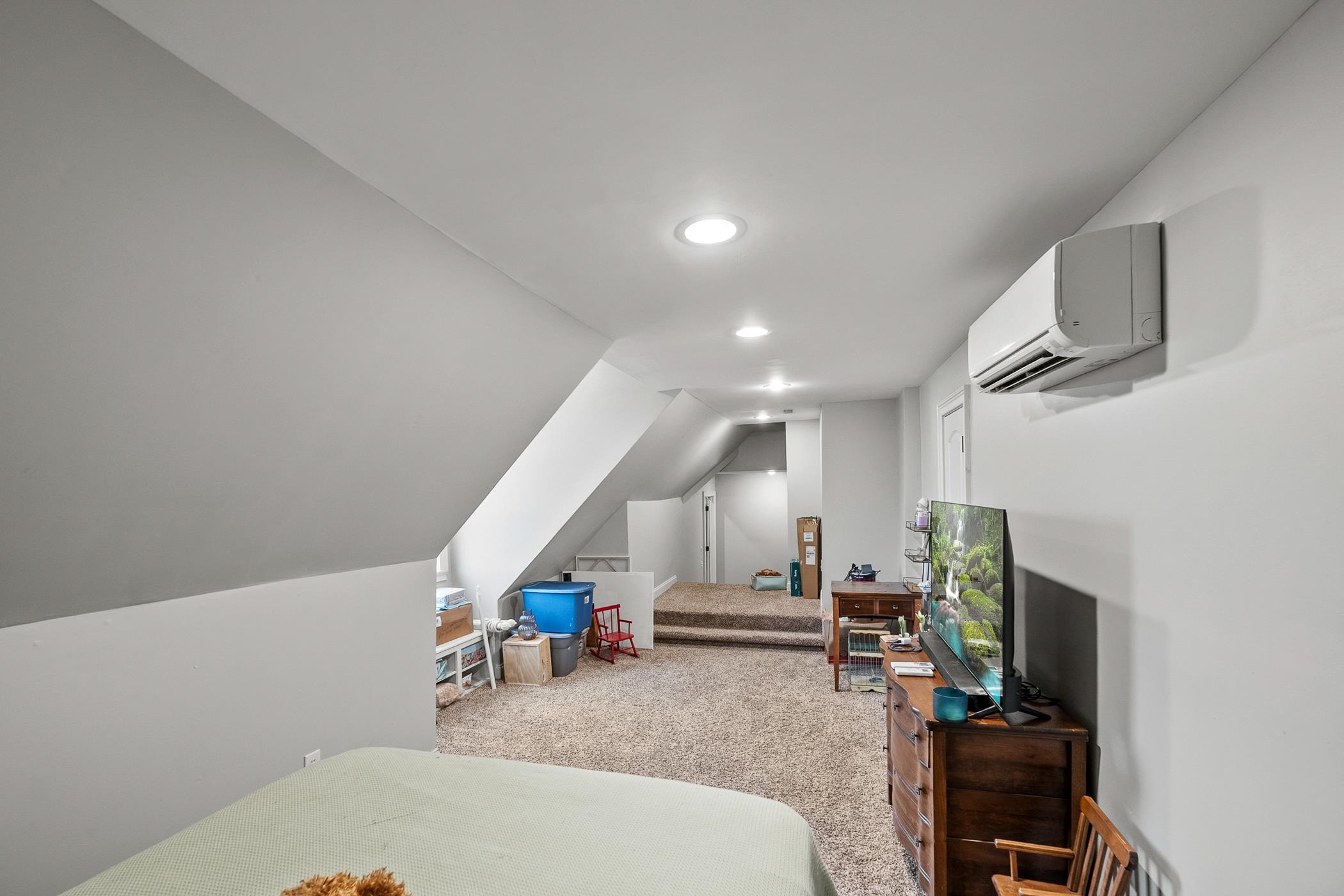 819 E Heathland Property Photo 30