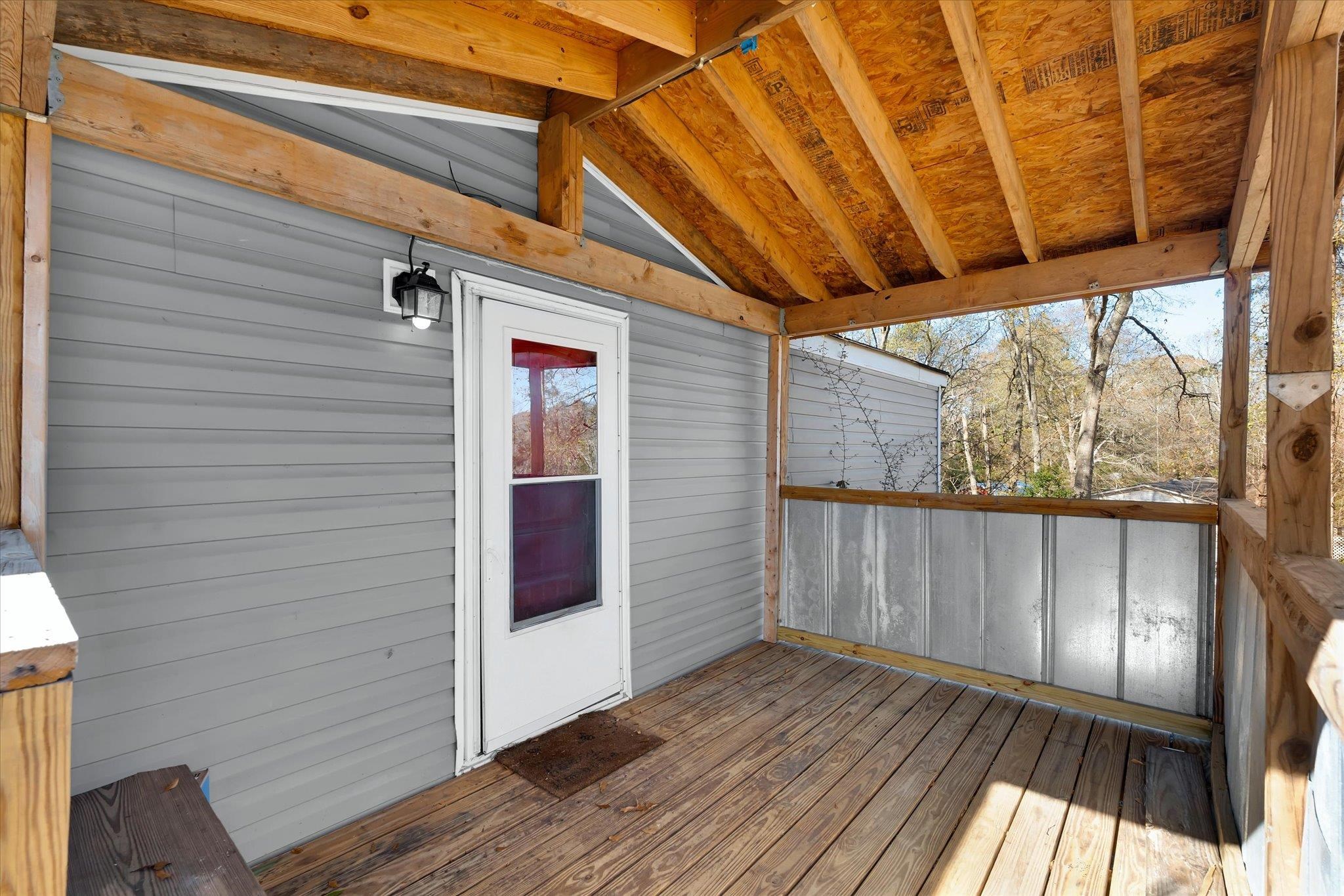 210 Elaine Drive Property Photo 2