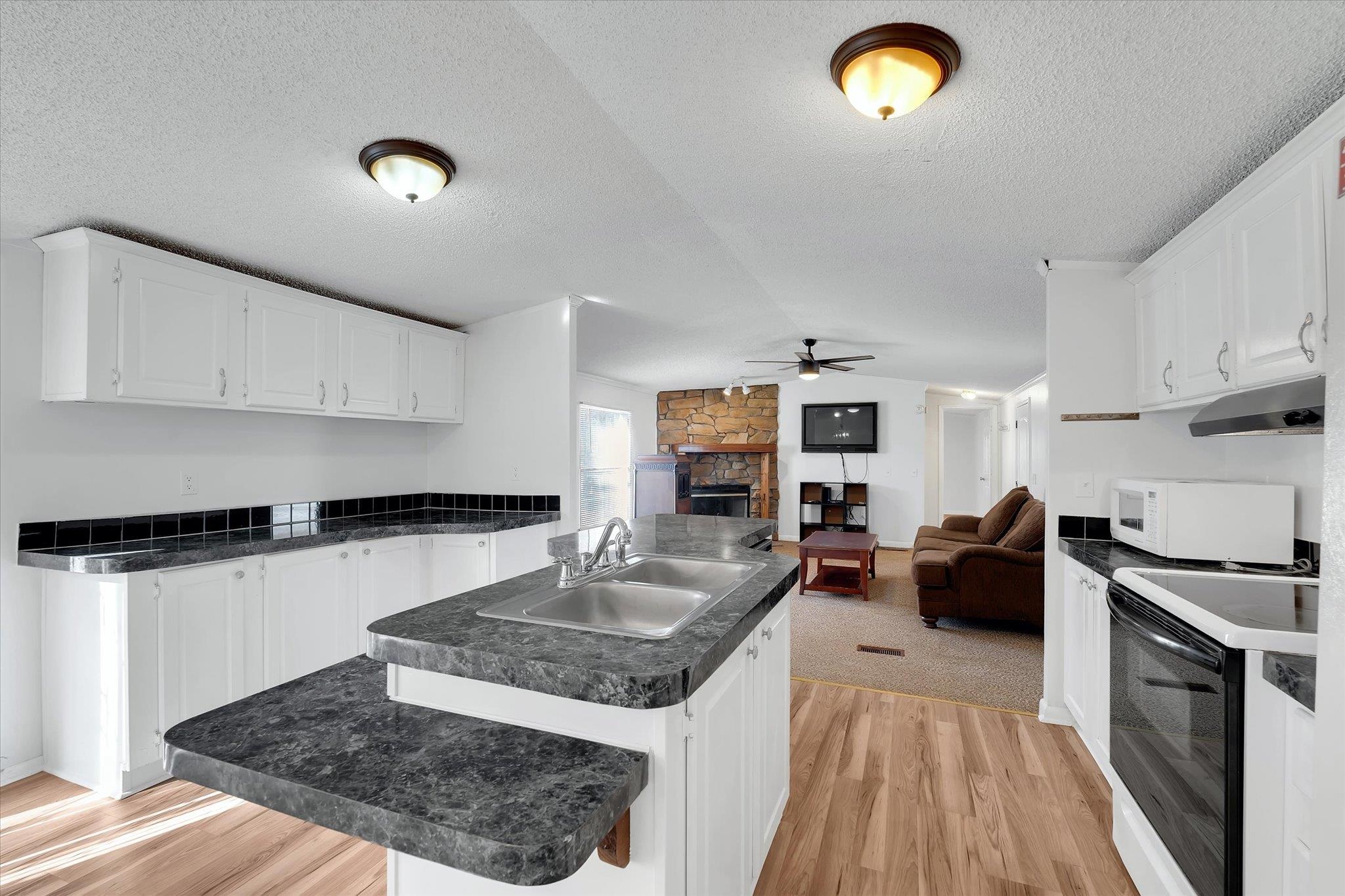 210 Elaine Drive Property Photo 12
