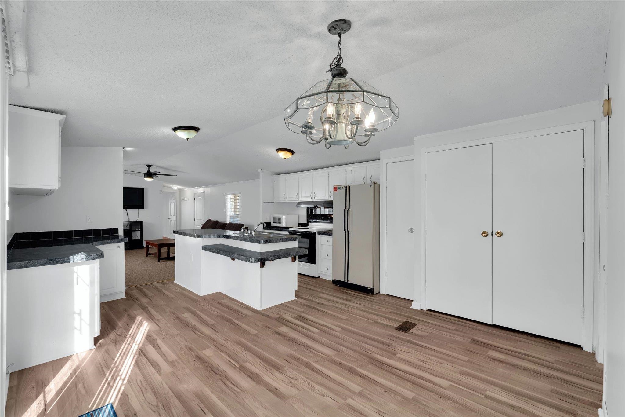 210 Elaine Drive Property Photo 15