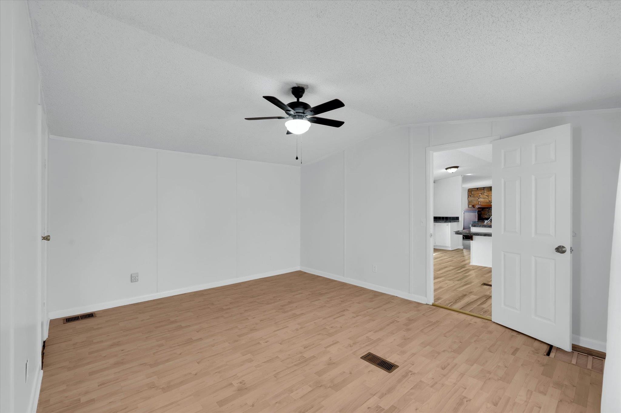210 Elaine Drive Property Photo 18