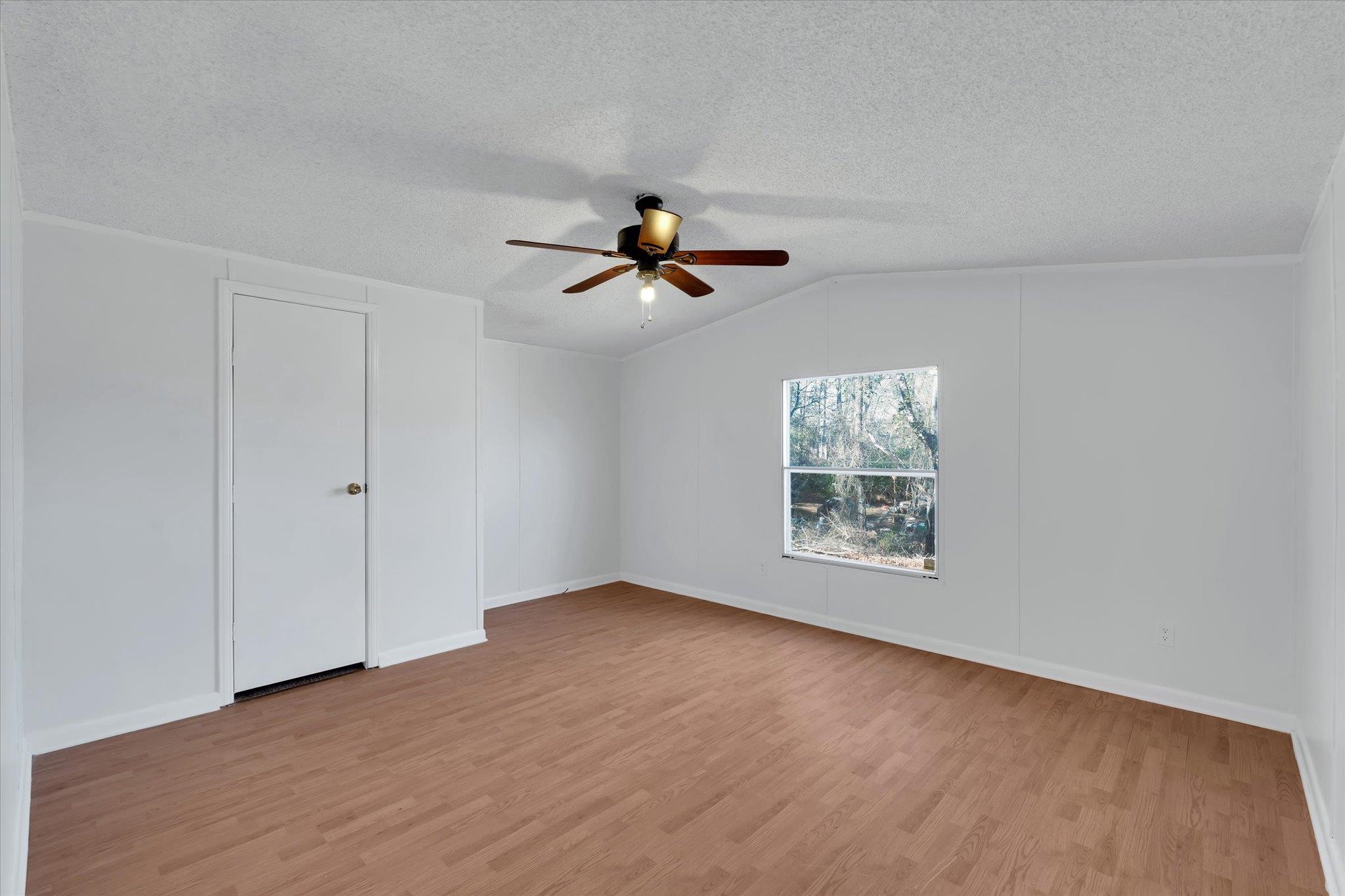 210 Elaine Drive Property Photo 22