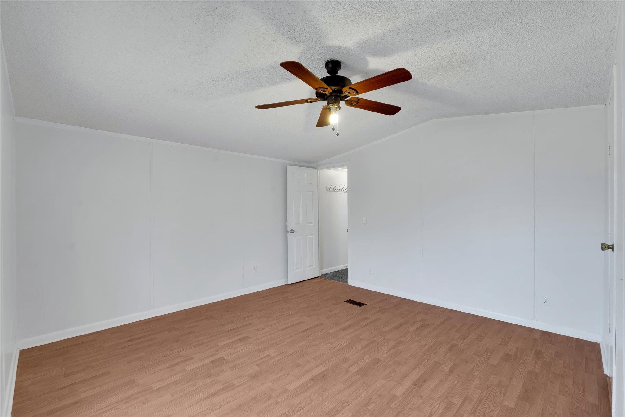 210 Elaine Drive Property Photo 23