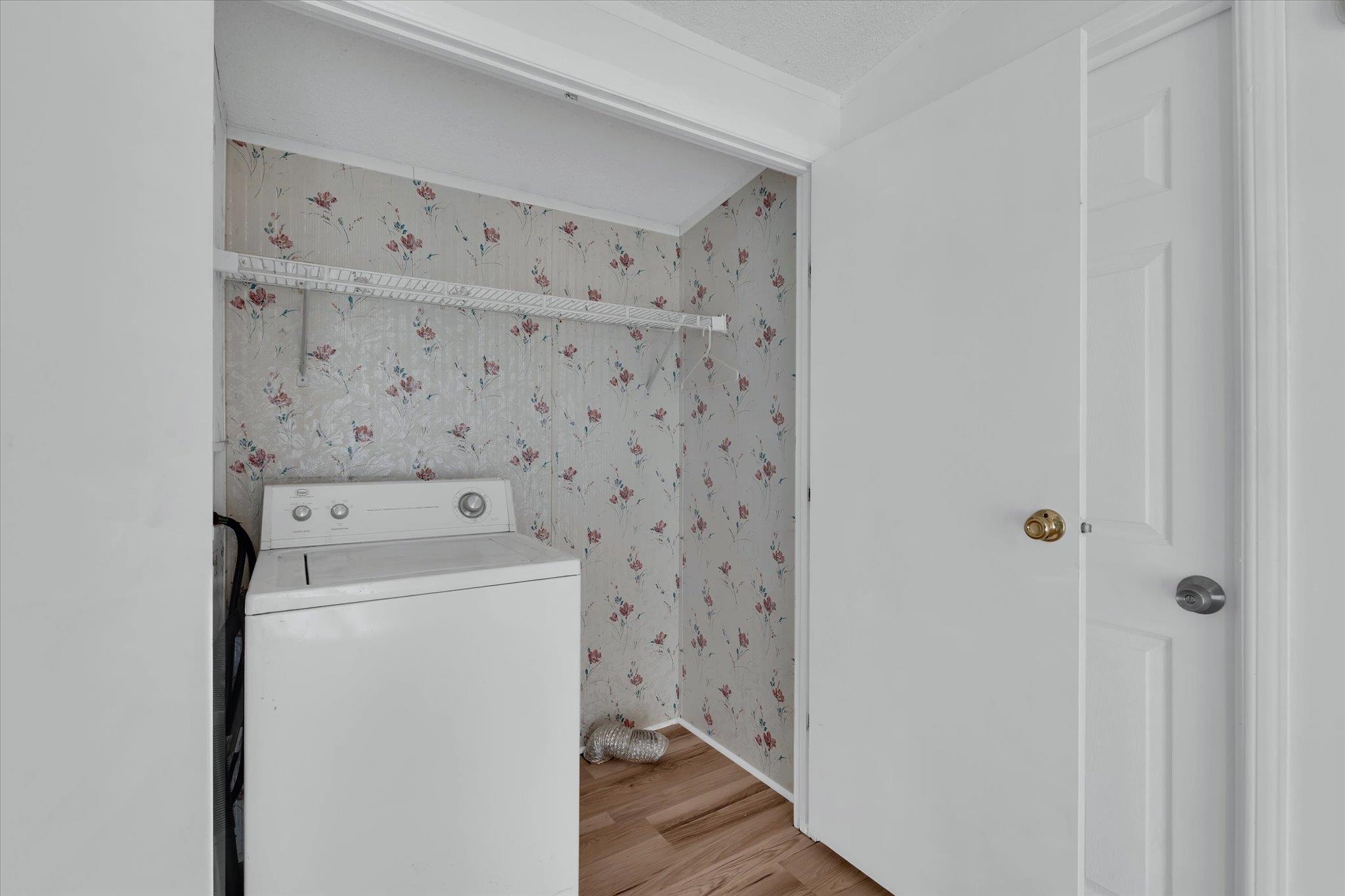 210 Elaine Drive Property Photo 25